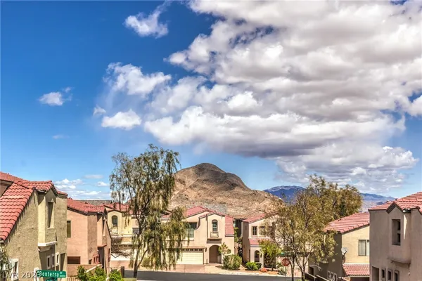 $2,000 | 10057 Bonterra Avenue, Las Vegas, NV 89129