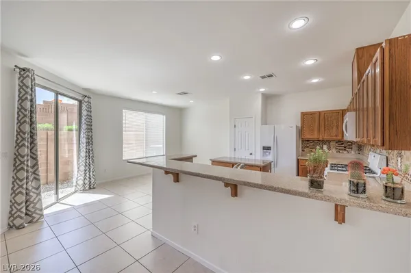 $2,000 | 10057 Bonterra Avenue, Las Vegas, NV 89129