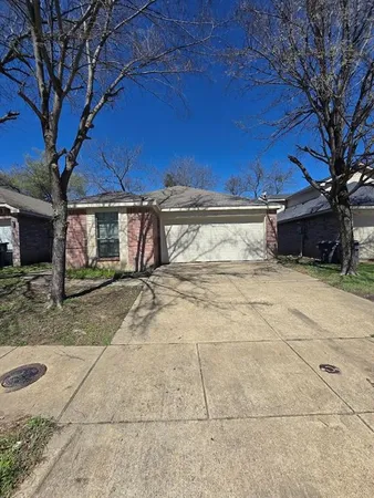 $1,795 | 137 Cliff Height Circle, Dallas, TX 75241