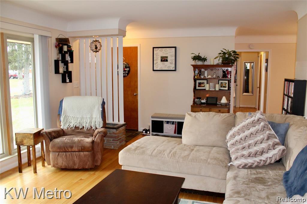 28408 Bay Tree Road Farmington Hills, MI 48334 - Photo 4 of 22