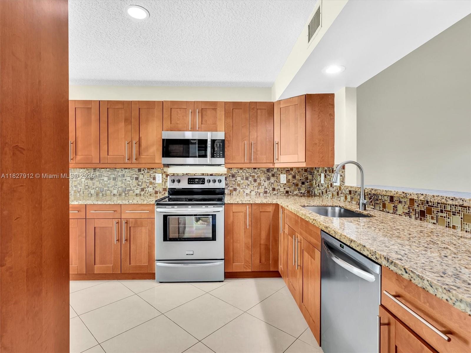 10323 Hidden Springs Court, Unit 10323 Boca Raton, FL 33498 - Photo 11 of 64