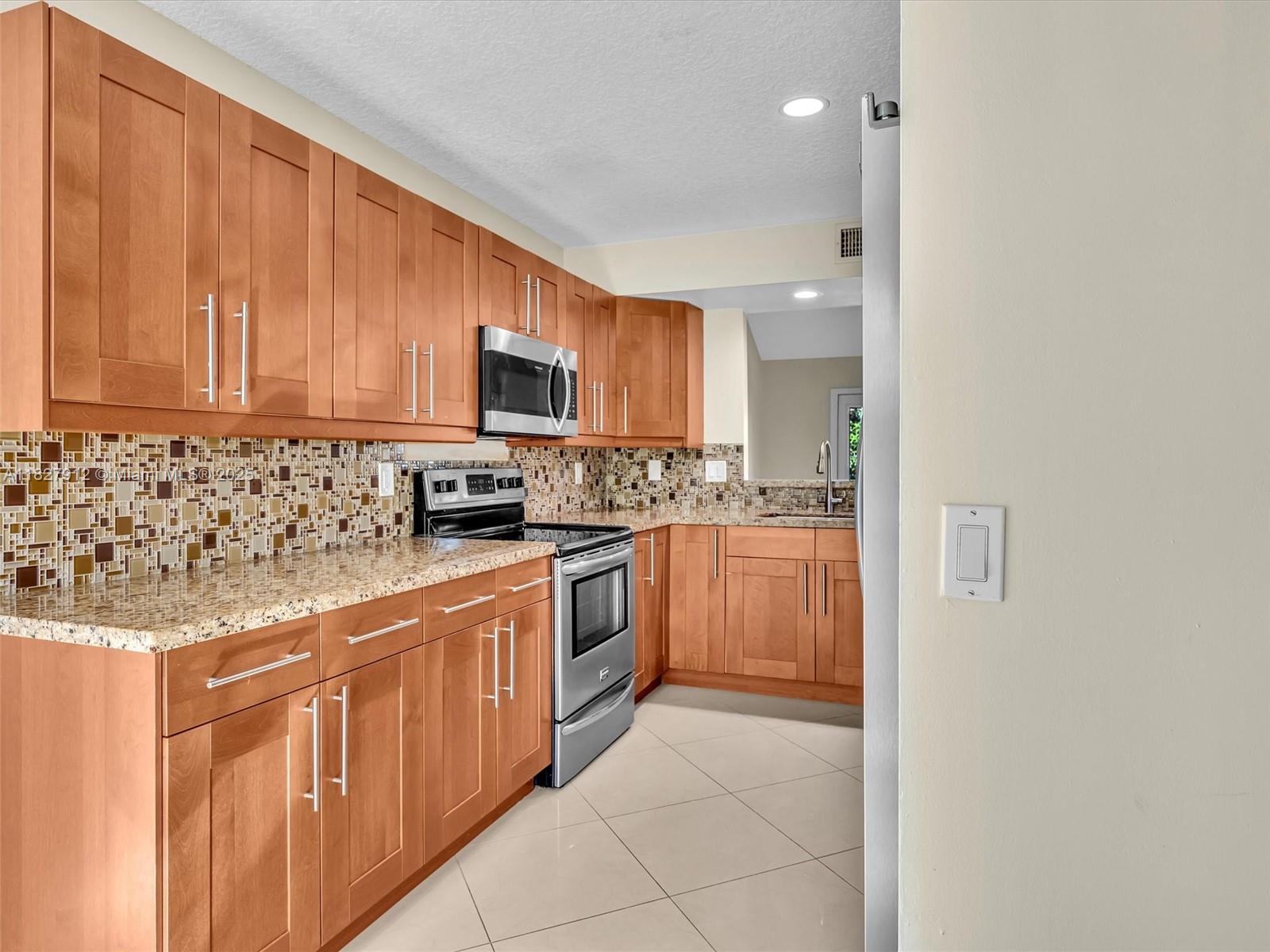 10323 Hidden Springs Court, Unit 10323 Boca Raton, FL 33498 - Photo 5 of 64