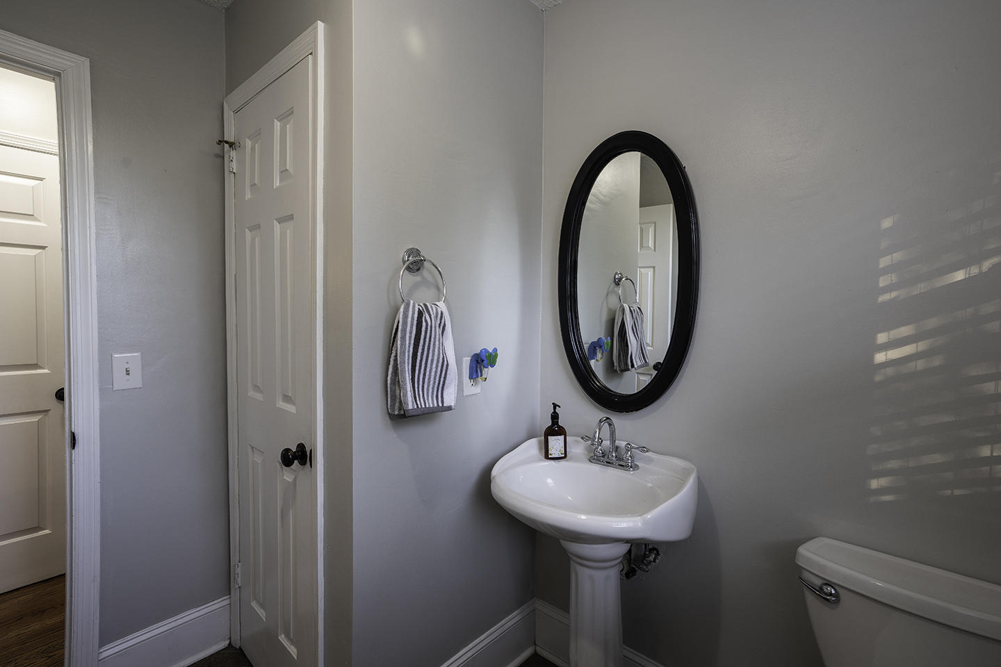 1810 River Chase Road Hixson, TN 37343 - Photo 31 of 55 Bathroom Downstairs b