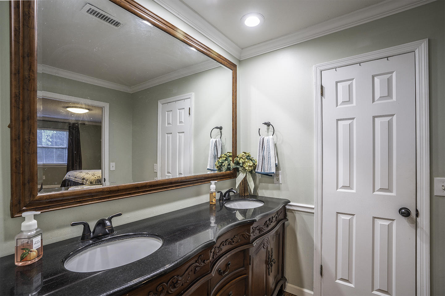 1810 River Chase Road Hixson, TN 37343 - Photo 38 of 55 Master Bathroom b