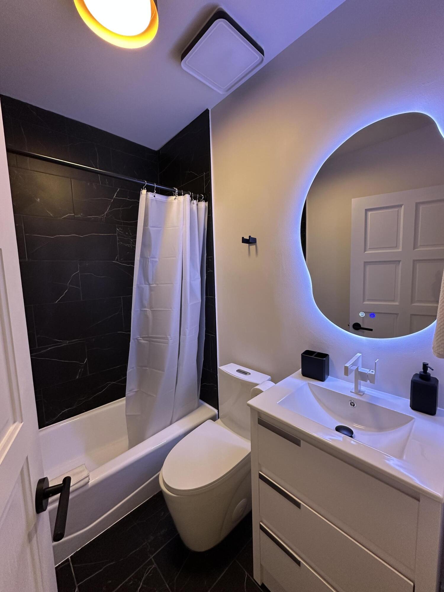 516 Royal Plaza Drive Fort Lauderdale, FL 33301 - Photo 2 of 41 IMG_8187