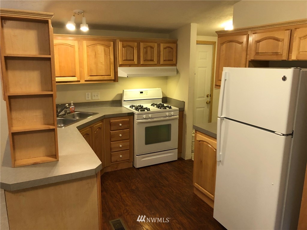 11510 East Riverside Drive, Unit 21 Bothell, WA 98011 - Photo 3 of 20 Gallery Image 3