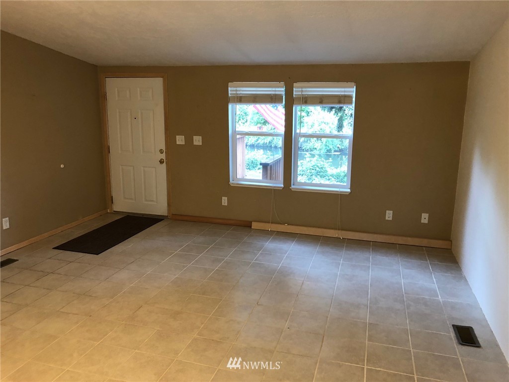 11510 East Riverside Drive, Unit 21 Bothell, WA 98011 - Photo 4 of 20 Gallery Image 4