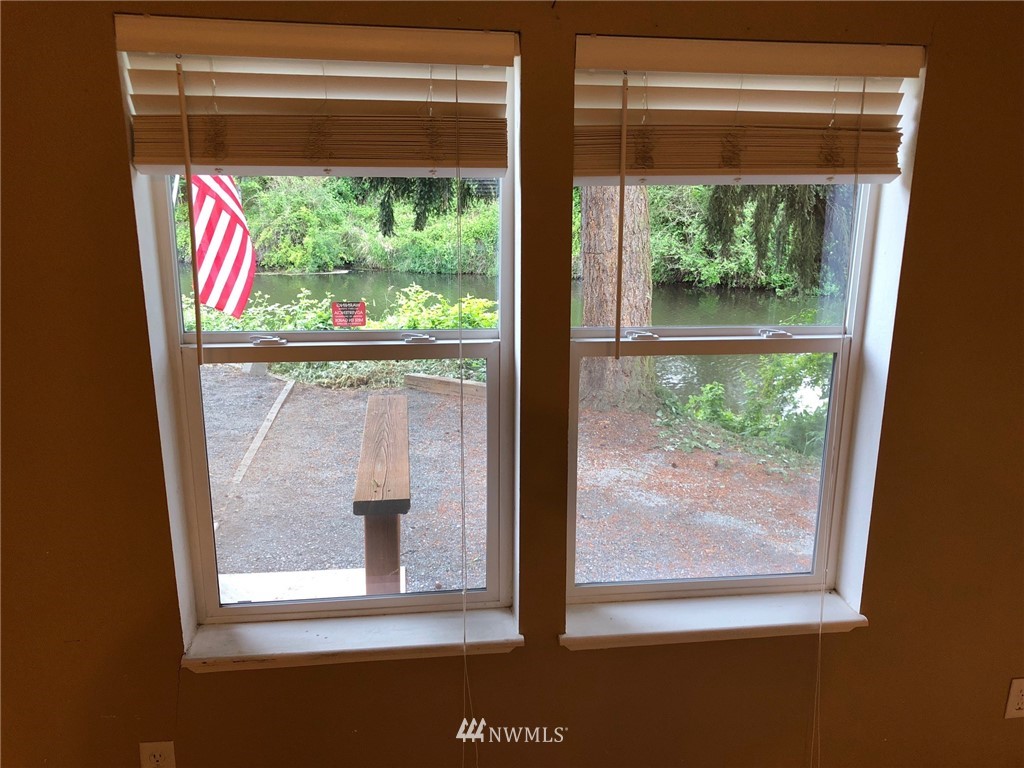 11510 East Riverside Drive, Unit 21 Bothell, WA 98011 - Photo 5 of 20 Gallery Image 5