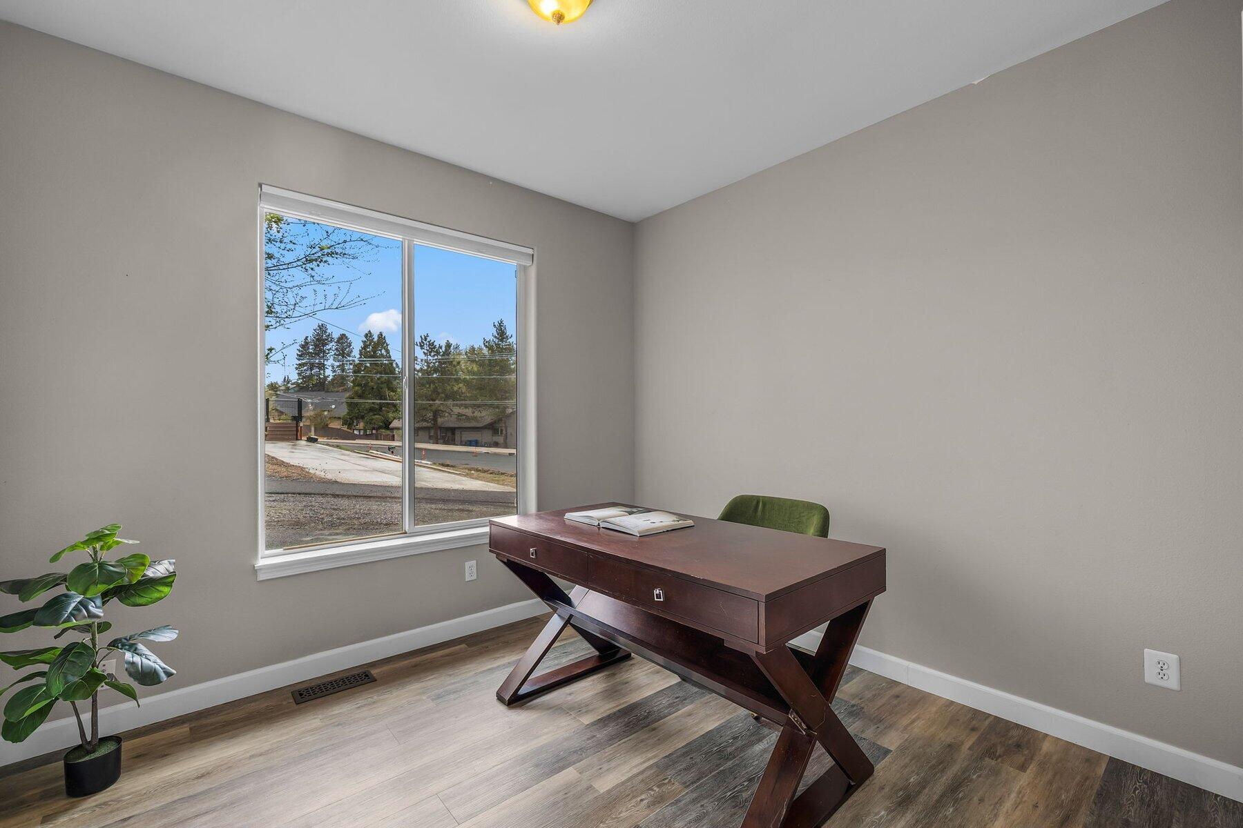 1331 Northeast Butler Market Road Bend, OR 97701 - Photo 17 of 28 17