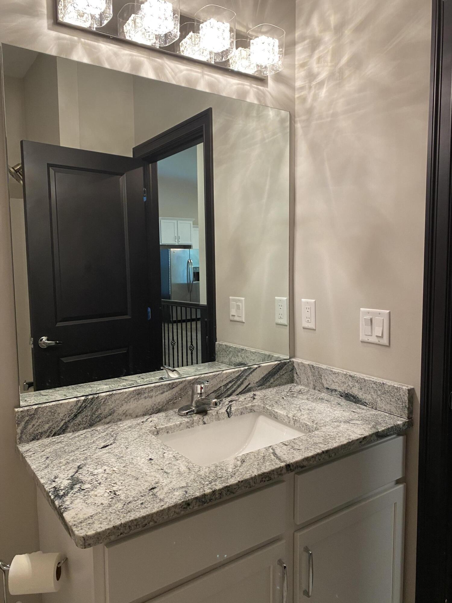 9915 Wayne Road Livonia, MI 48150 - Photo 16 of 38 IMG_2721