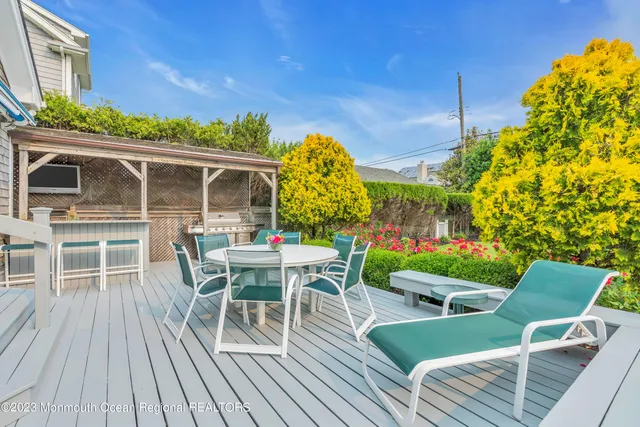 a view of outdoor space yard and garage