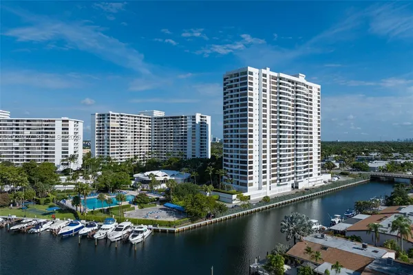 $2,749 | 2500 Parkview Drive, Unit 2517, Hallandale Beach, FL 33009
