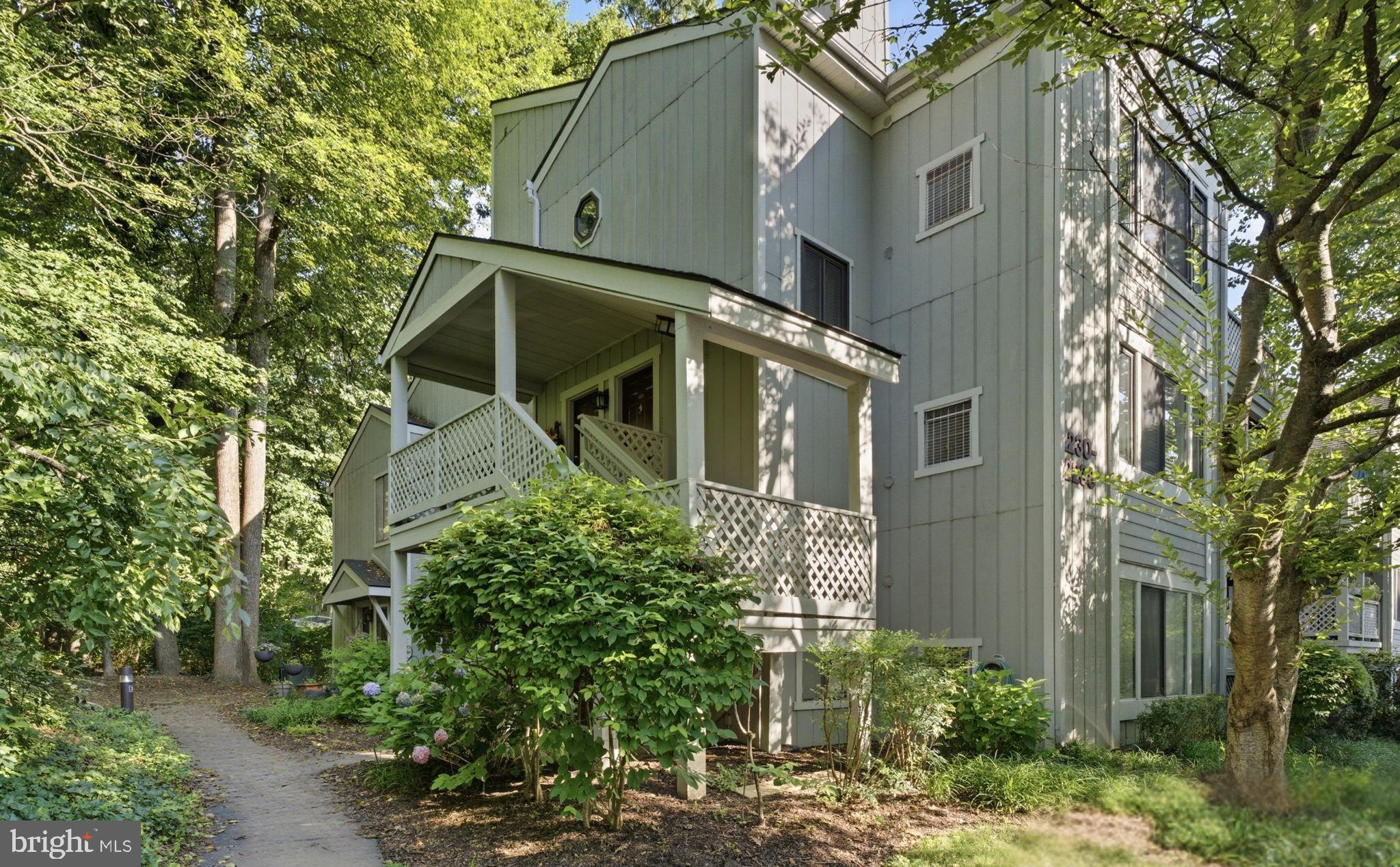2238 Hunter's Run Drive Reston, VA 20191 - Photo 1 of 46 Welcome to Hunters Crossing!