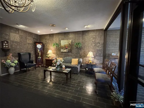 $389,000 | 140 Euclid Avenue, Unit 1G, Hackensack, NJ 07601