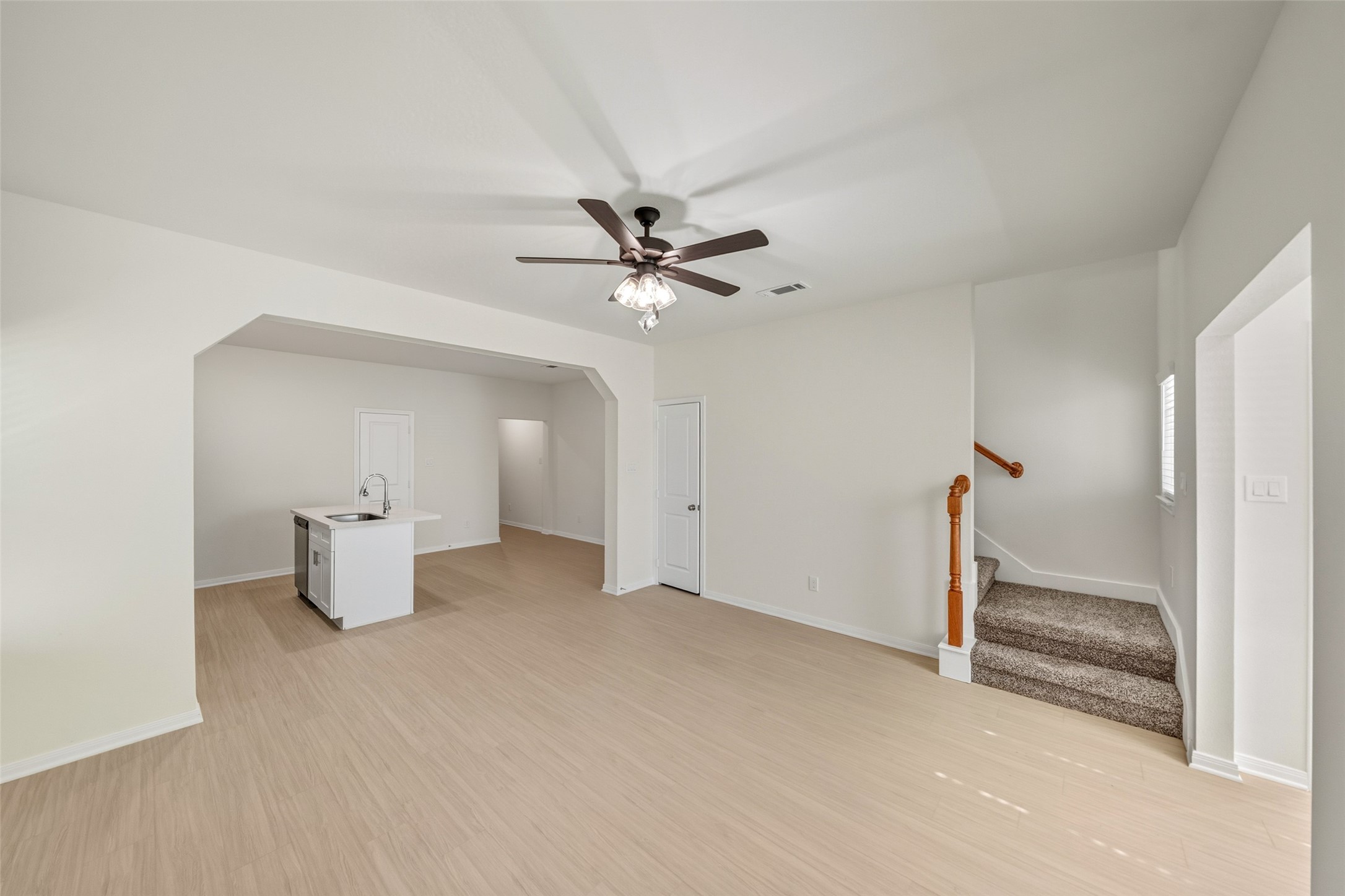 716 West Dallas Street Conroe, TX 77301 - Photo 5 of 24 a view of an empty room