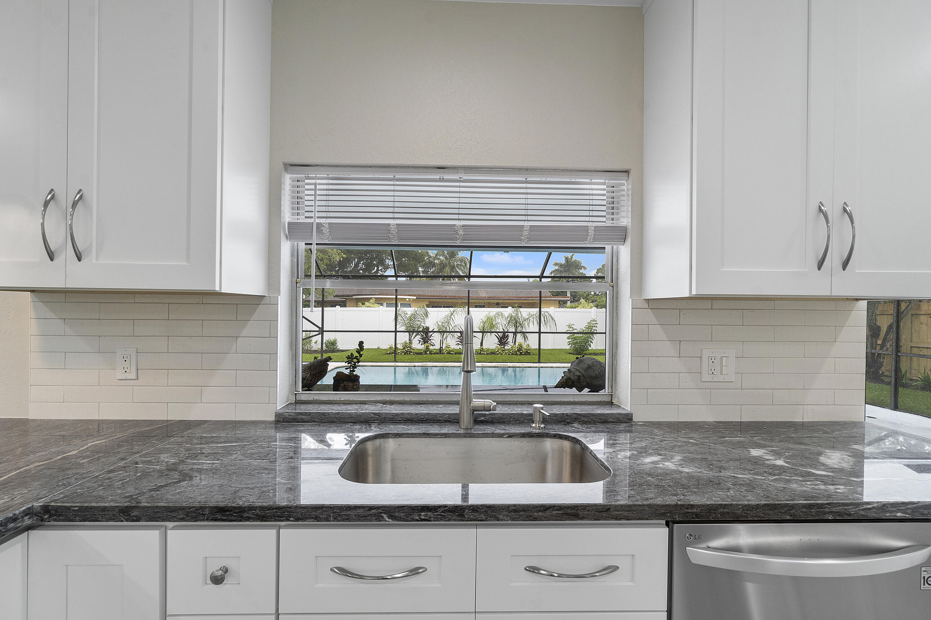 315 Northwest 11th Avenue Boca Raton, FL 33486 - Photo 8 of 38 315 NW 11th Ave_24