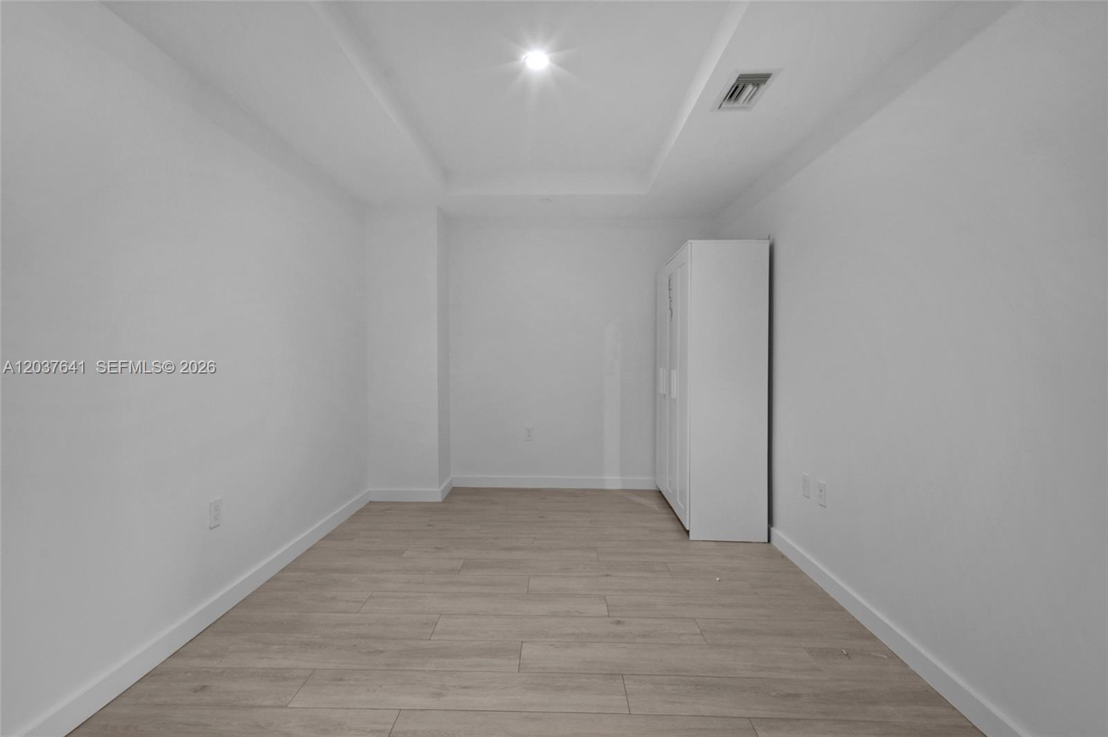 45 Southwest 9th Street, Unit 2305 Miami, FL 33130 - Photo 13 of 16