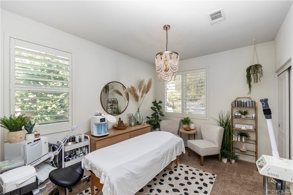 28504 Farrier Drive Valencia, CA 91354 - Photo 18 of 45 a very nice looking room with a large window