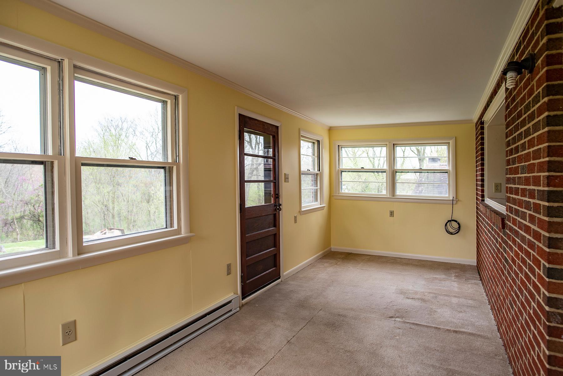 8313 Barnes Road Boonsboro, MD 21713 - Photo 14 of 24 Sunroom / dining room