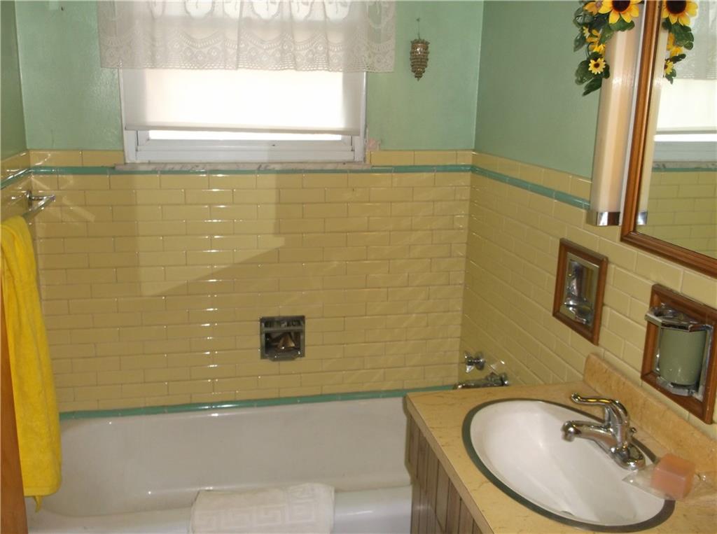 2012 Avella Road Avella, PA 15312 - Photo 9 of 17 Full Bath