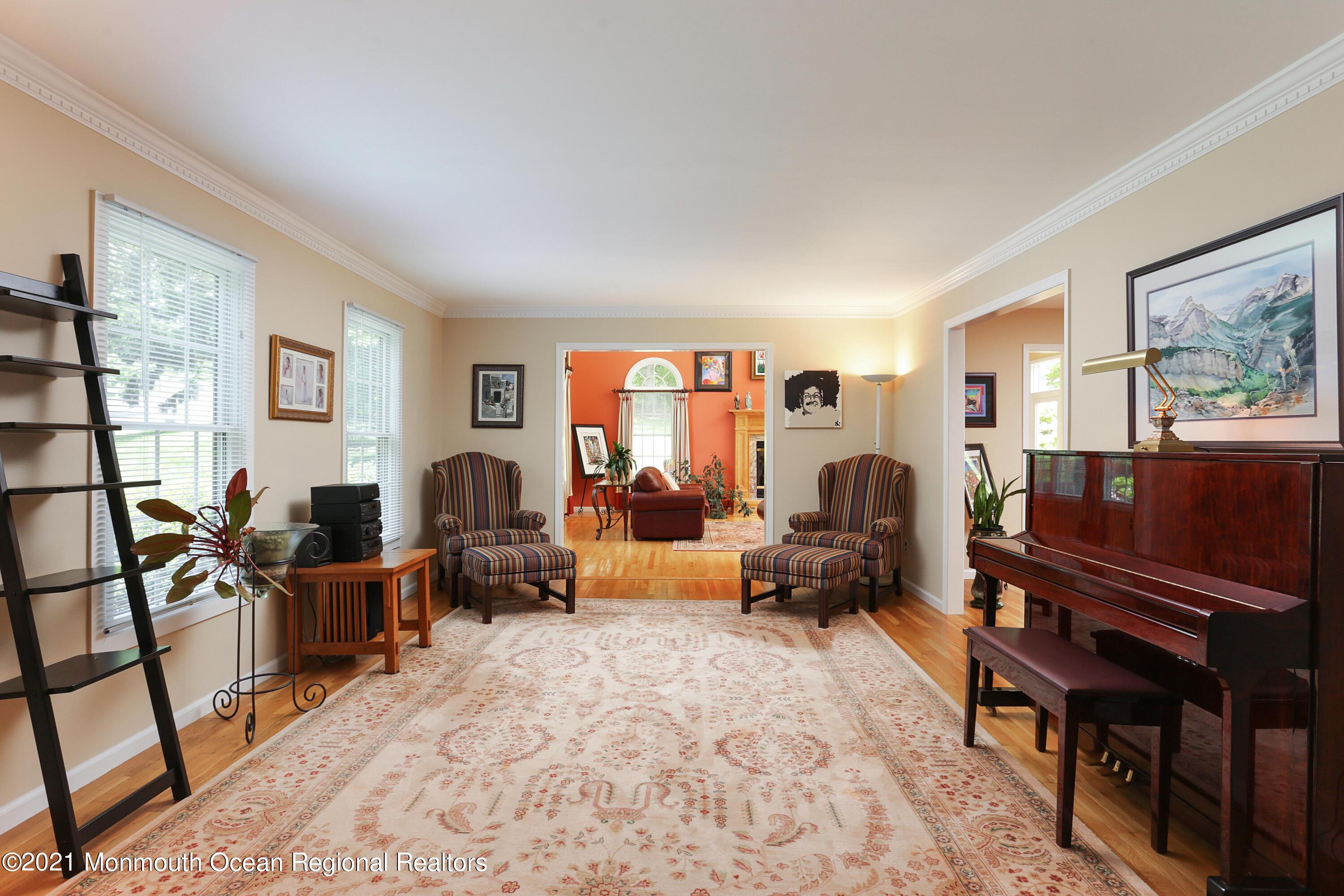 25 Huntley Road Holmdel, NJ 07733 - Photo 11 of 49 Living Room