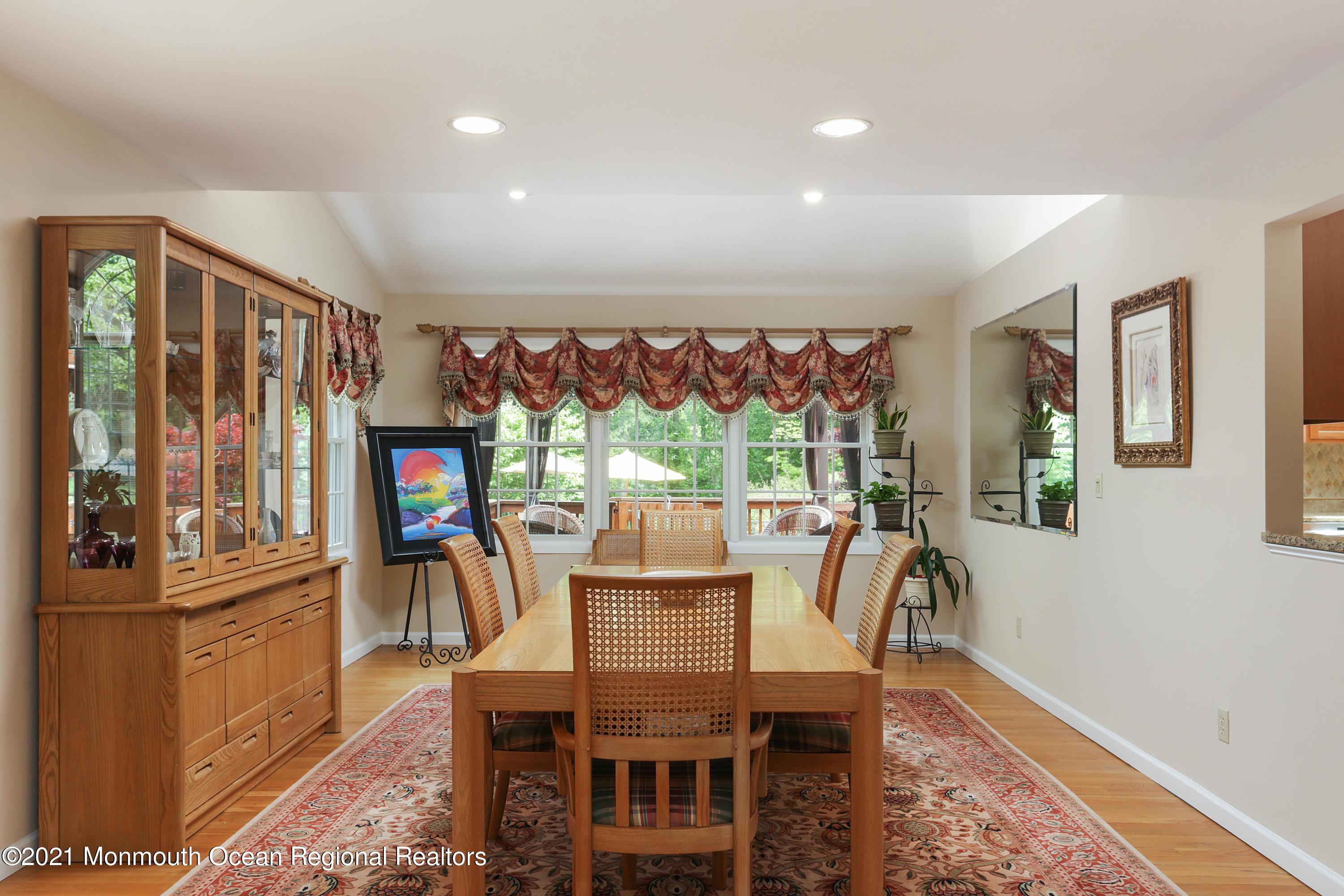 25 Huntley Road Holmdel, NJ 07733 - Photo 14 of 49 DINING ROOM