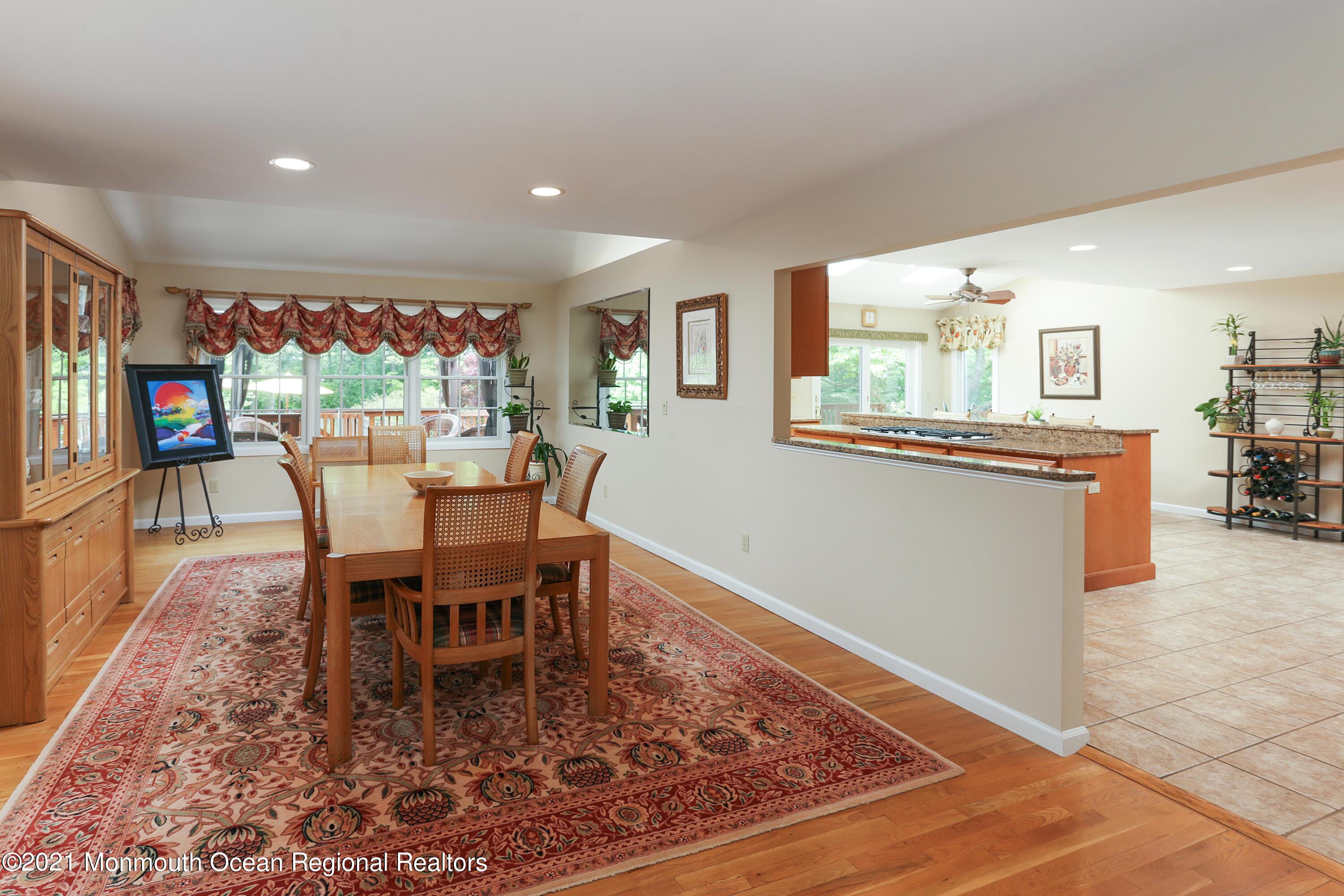 25 Huntley Road Holmdel, NJ 07733 - Photo 15 of 49 DINING ROOM
