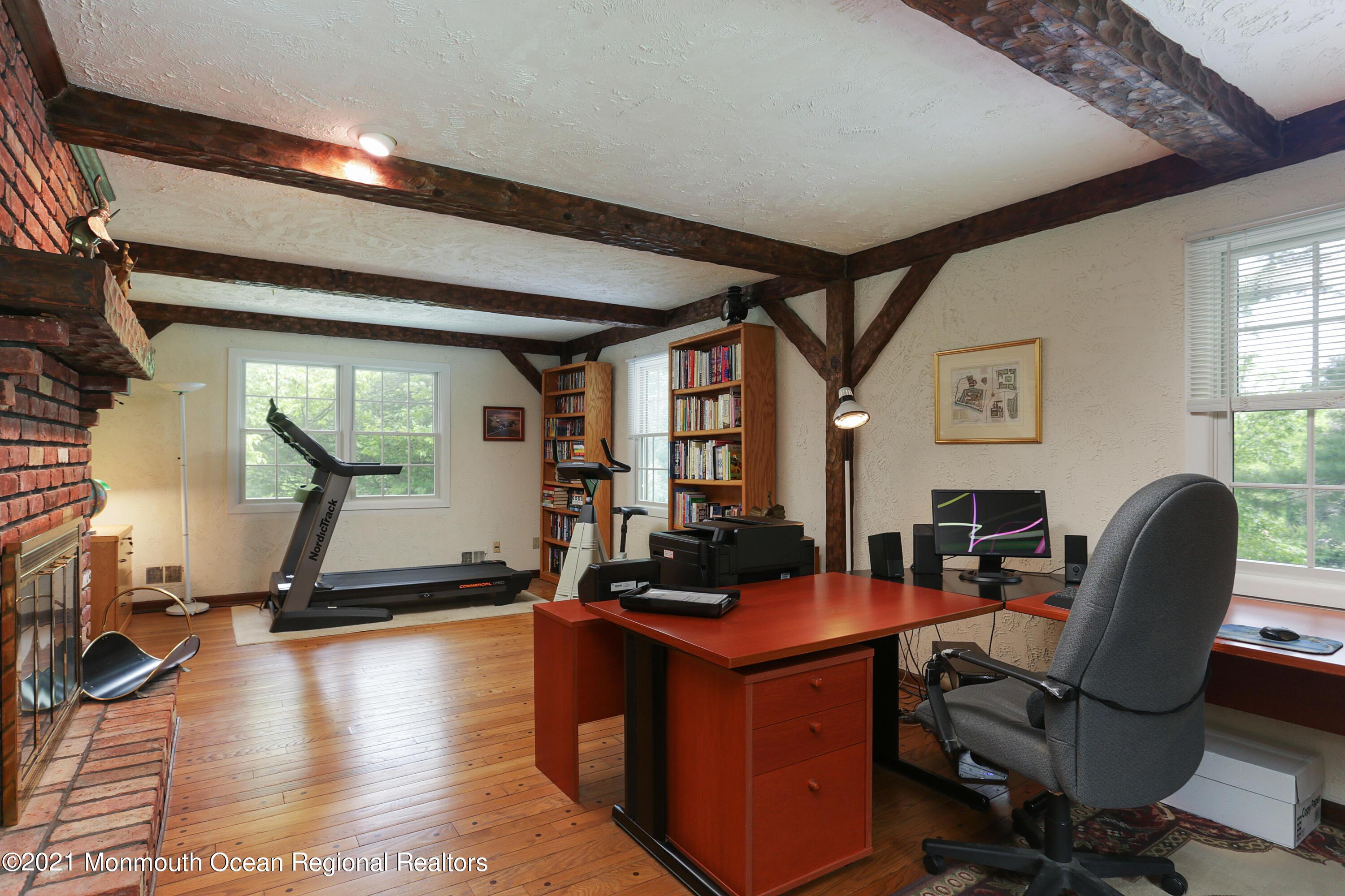 25 Huntley Road Holmdel, NJ 07733 - Photo 21 of 49 DEN