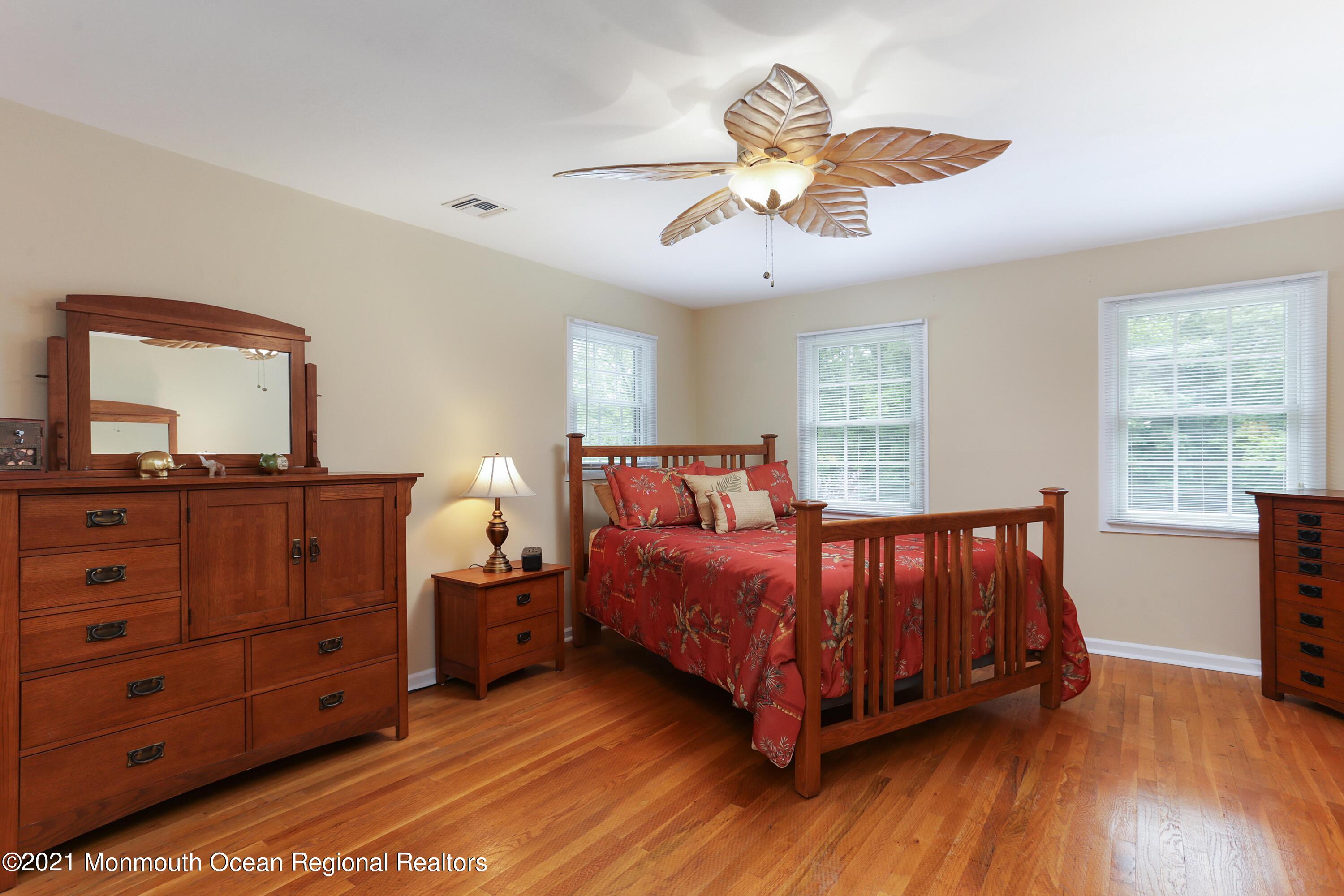 25 Huntley Road Holmdel, NJ 07733 - Photo 24 of 49 MASTER BEDROOM