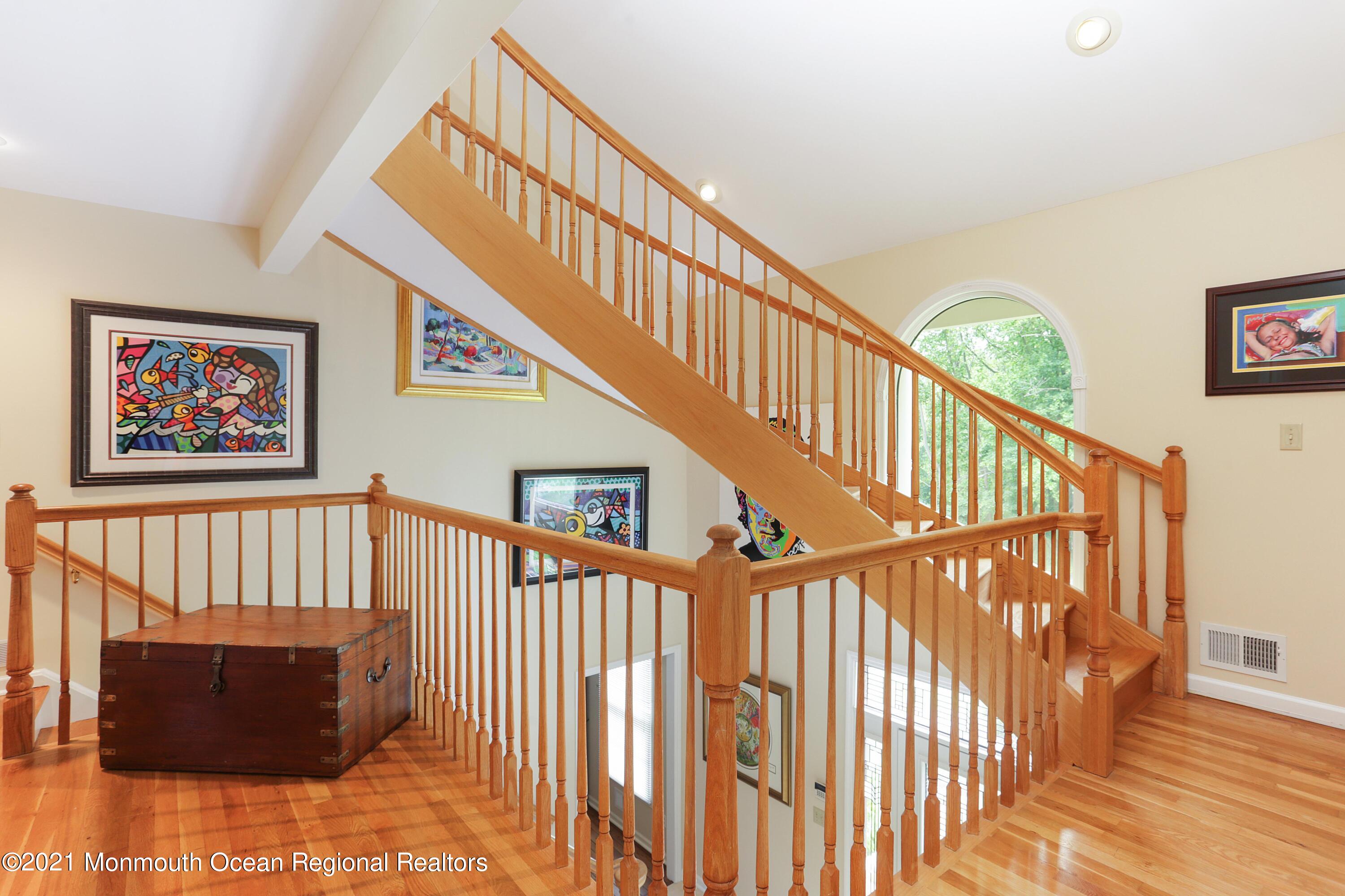 25 Huntley Road Holmdel, NJ 07733 - Photo 32 of 49 STAIRWAY
