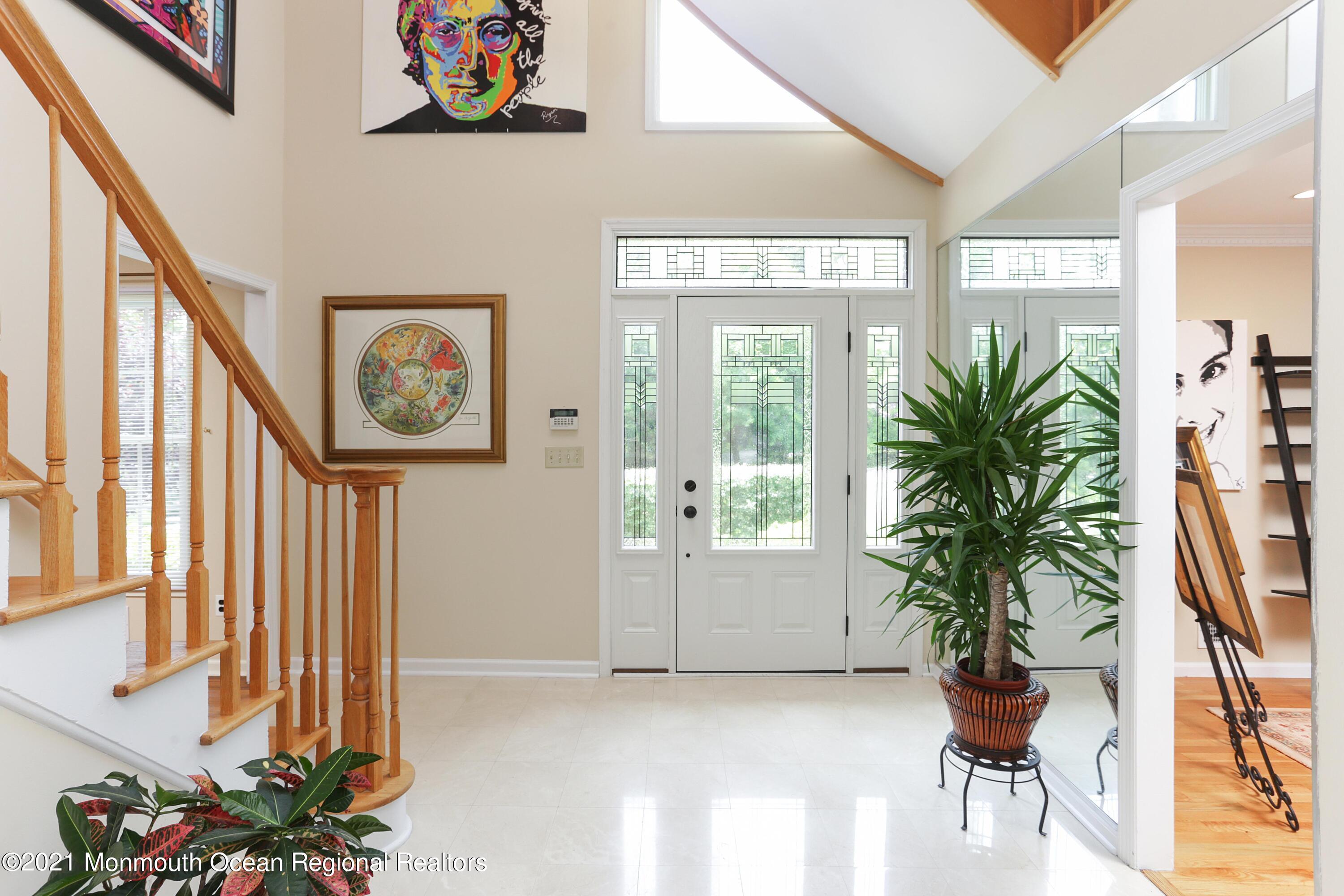 25 Huntley Road Holmdel, NJ 07733 - Photo 9 of 49 ENTRY FOYER