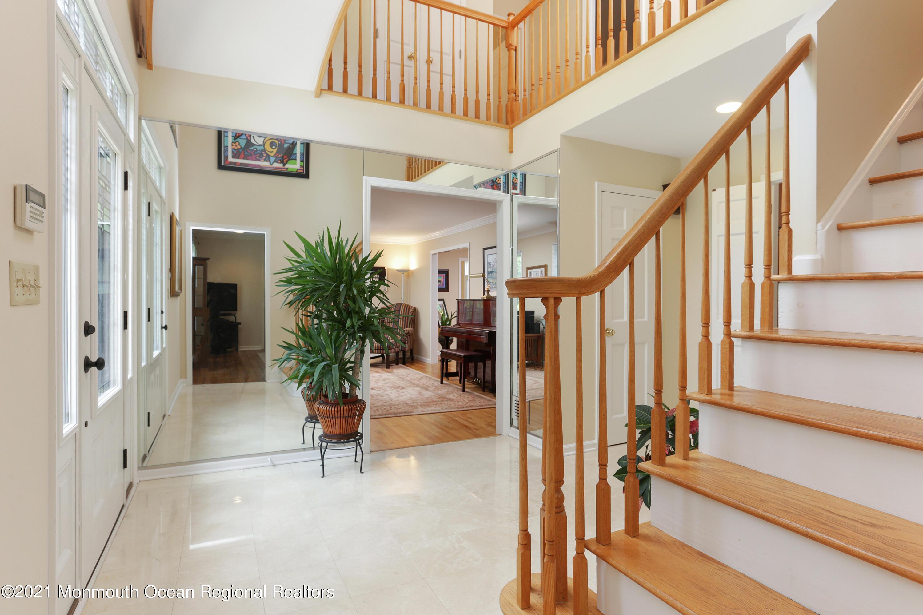 25 Huntley Road Holmdel, NJ 07733 - Photo 10 of 49 ENTRY