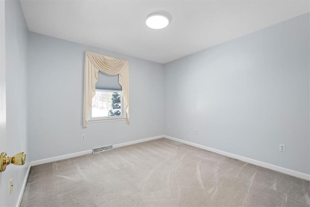 2270 Montgomery Road Sewickley, PA 15143 - Photo 13 of 25 Gallery Image 13