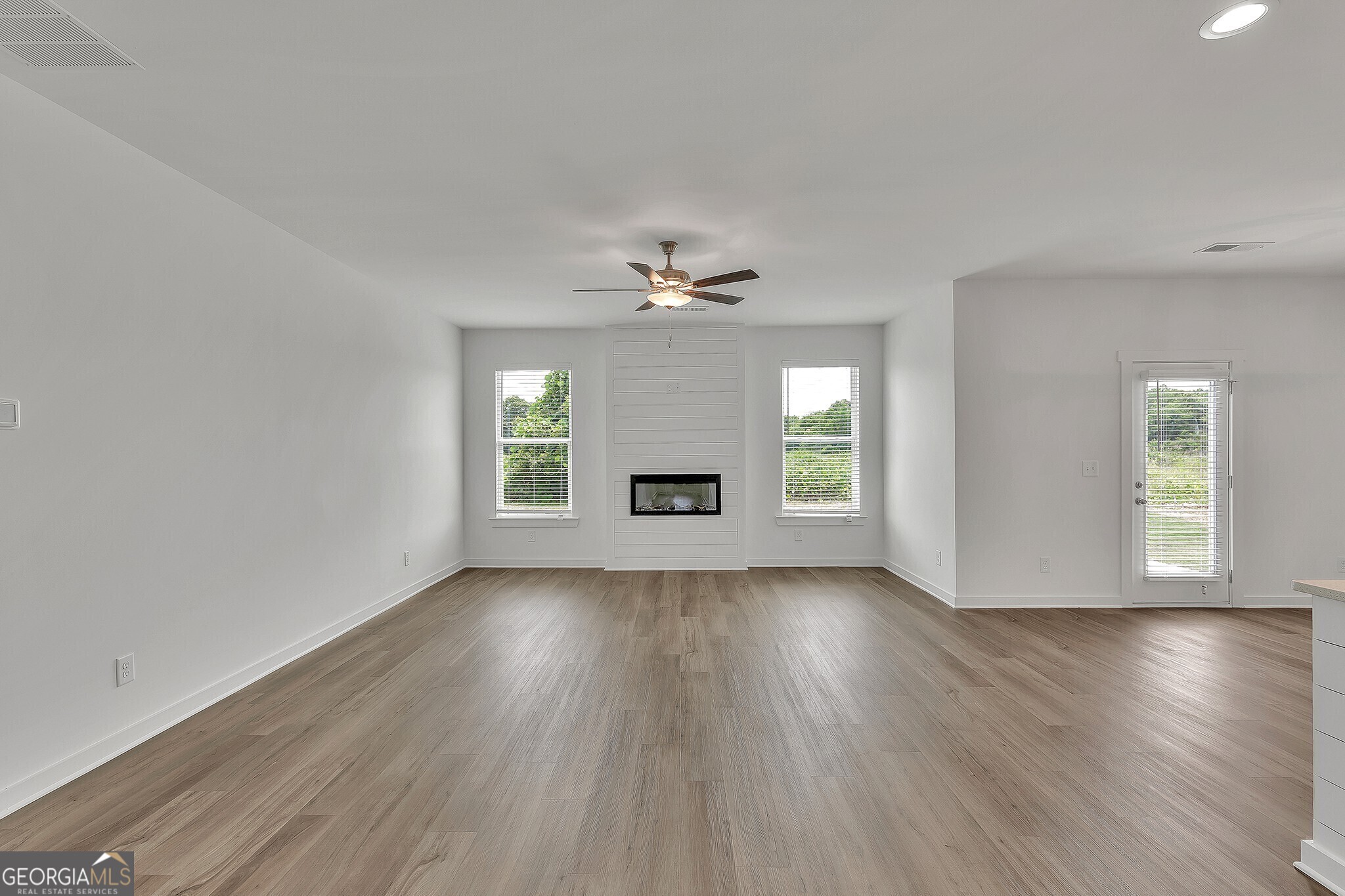 103 Breakwater Way Perry, GA 31069 - Photo 5 of 42