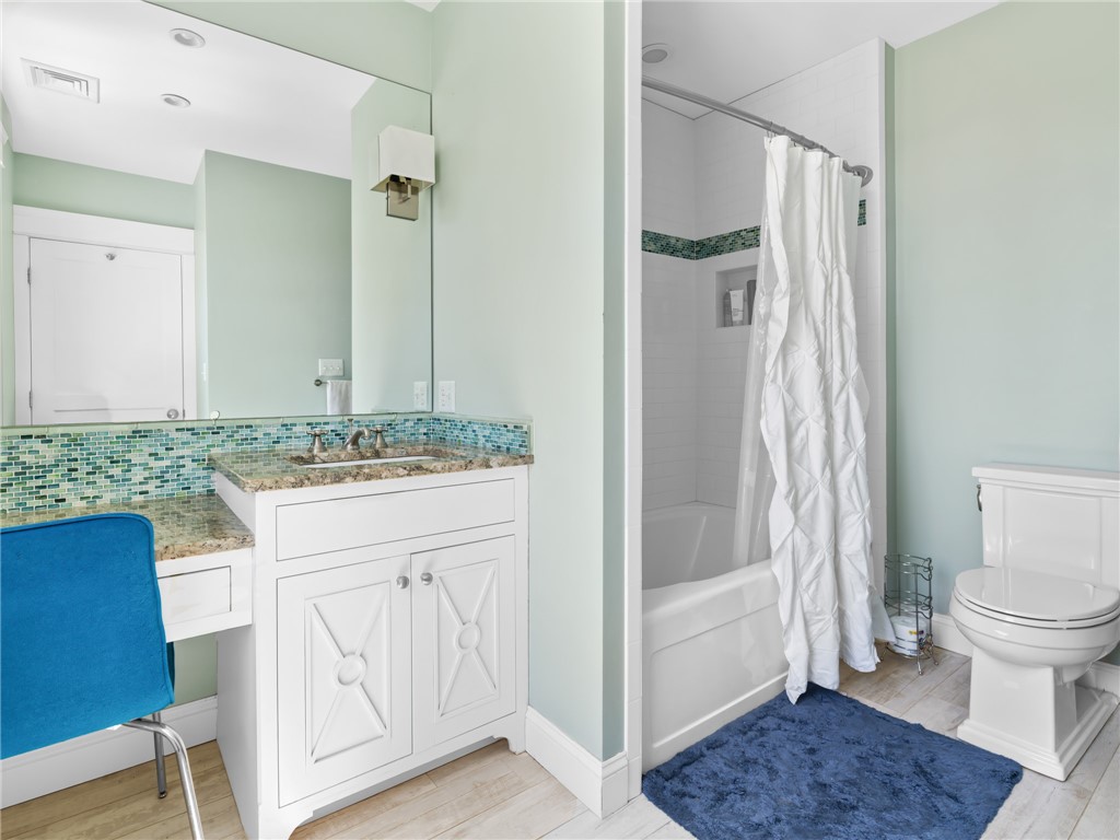116 Nayatt Road Barrington, RI 02806 - Photo 28 of 48 En suite 1