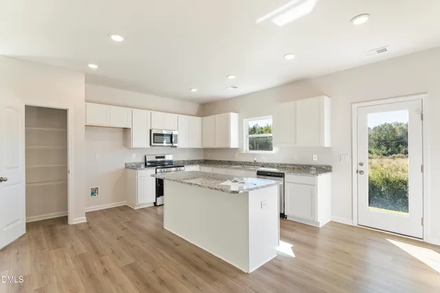 $284,860 | 220 Courtside Drive, Dunn, NC 28334