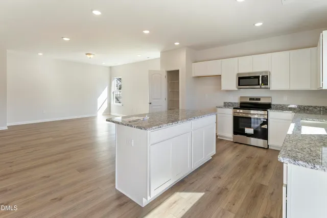 $284,860 | 220 Courtside Drive, Dunn, NC 28334