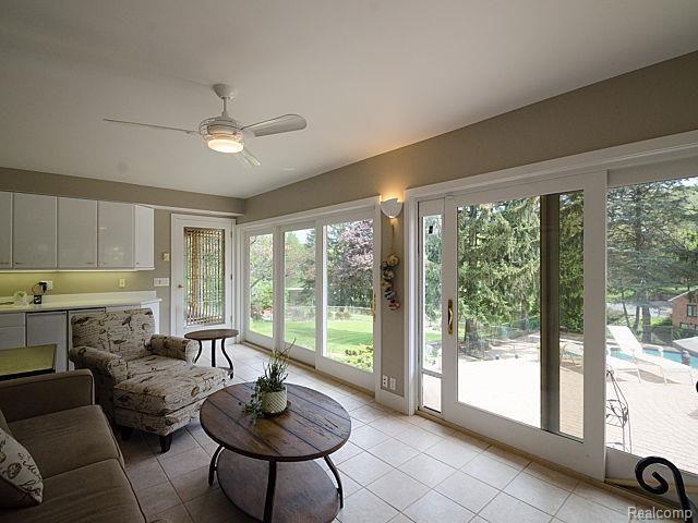 6435 Apple Orchard Lane Rochester Hills, MI 48306 - Photo 10 of 77