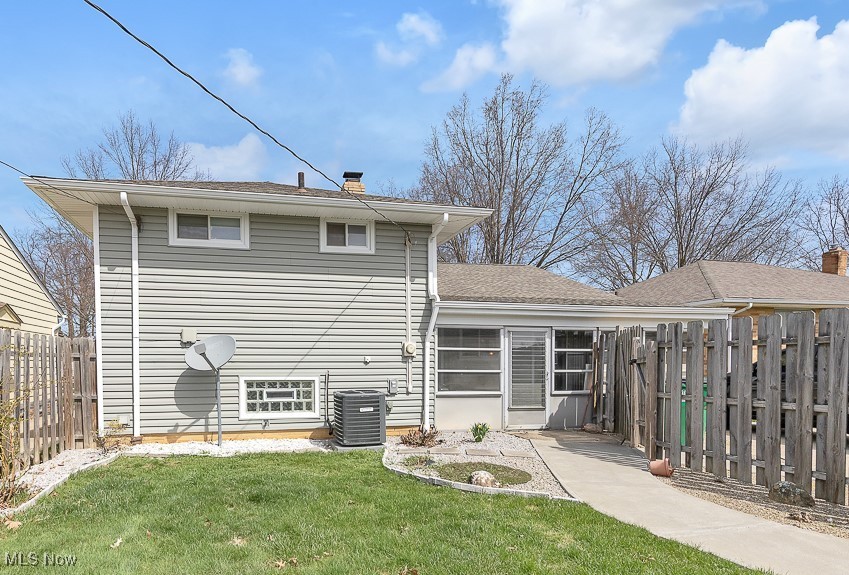 32616 Knobel Road Willowick, OH 44095 - Photo 4 of 20