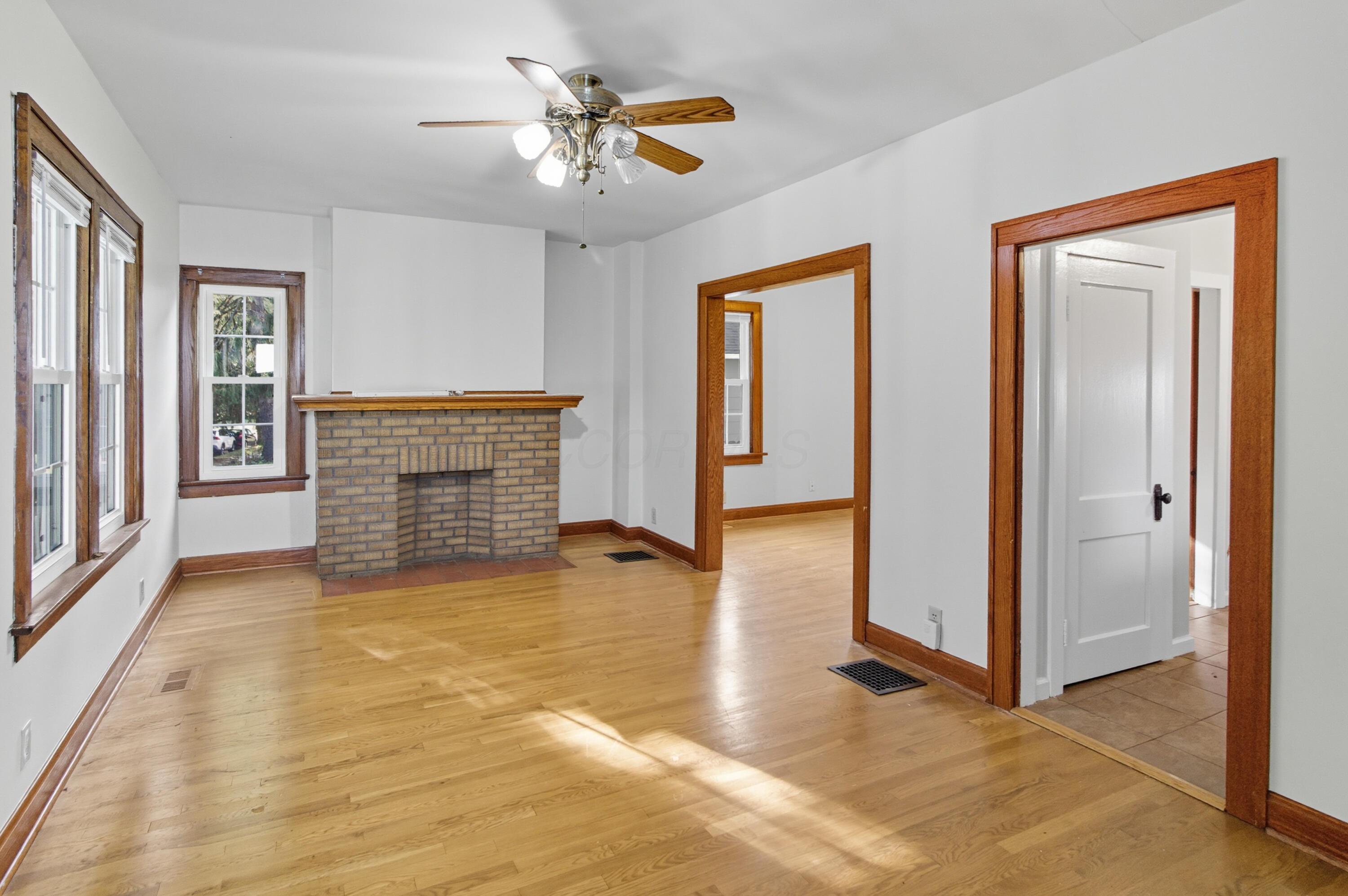 44 West Pacemont Road Columbus, OH 43202 - Photo 3 of 30 44 W Pacemont Rd (3)