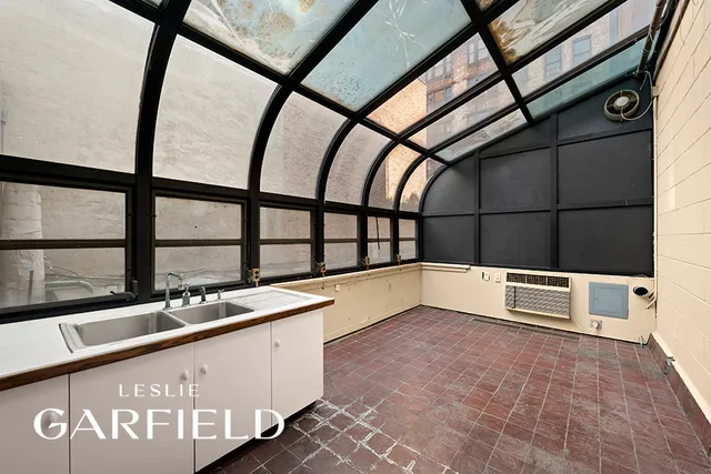 $11,450,000 | 121 East 83rd Street | Upper East Side