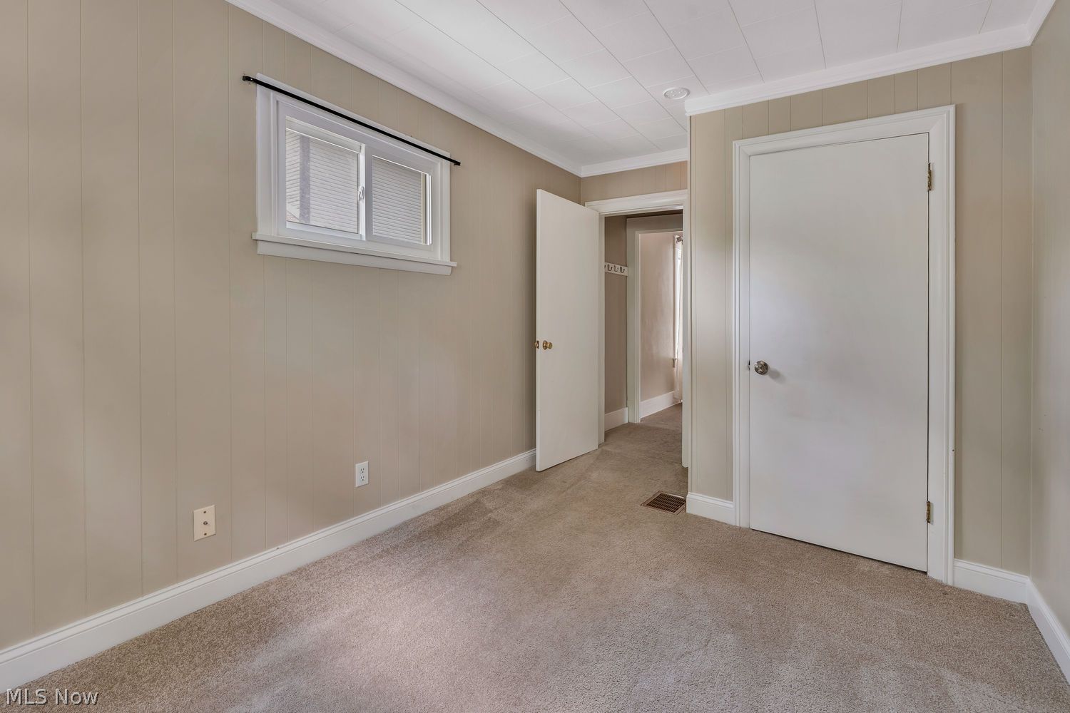 484 4th Street Struthers, OH 44471 - Photo 10 of 19