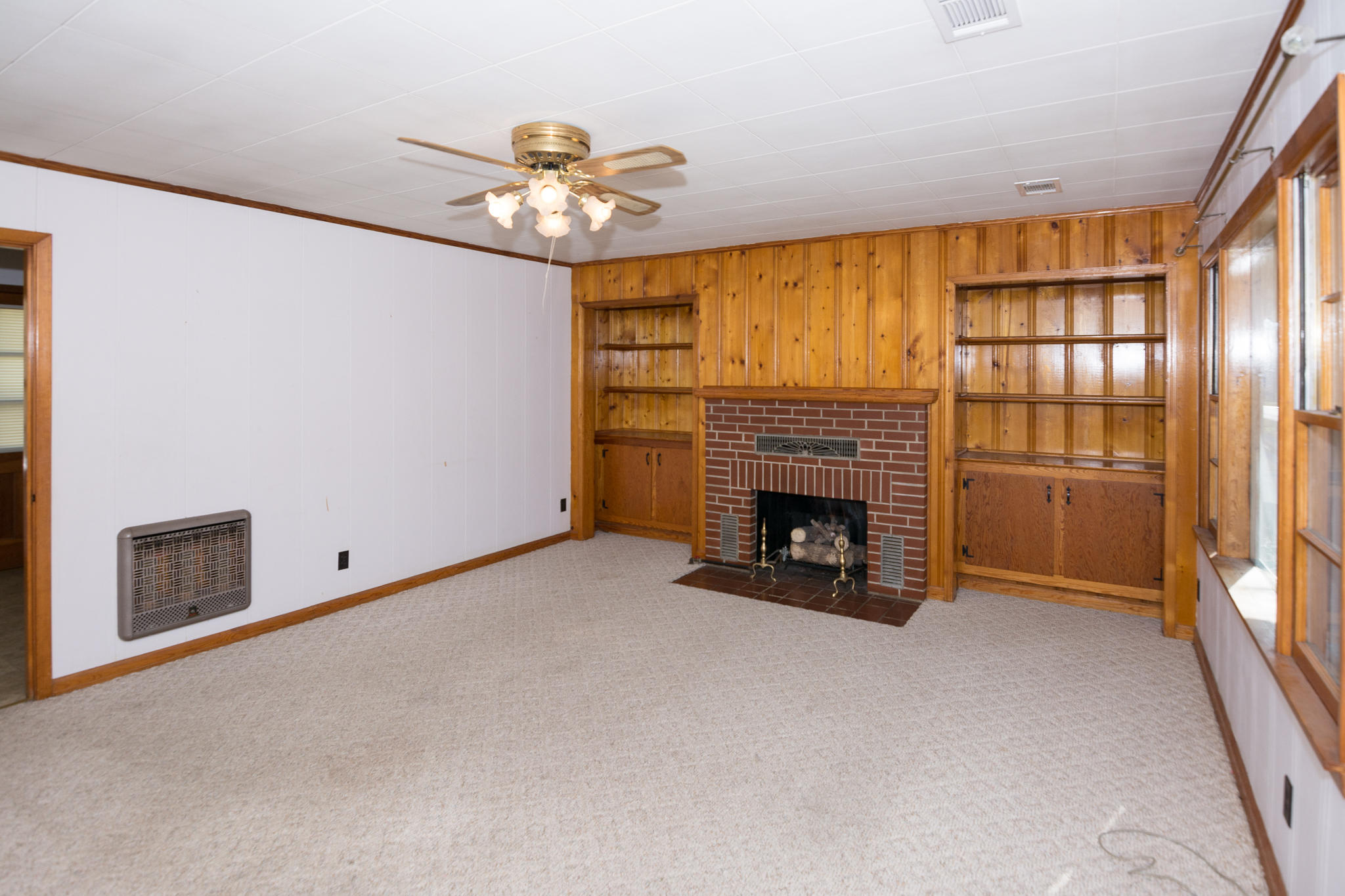 1790 Main Street Dunlap, TN 37327 - Photo 2 of 27 Living Room