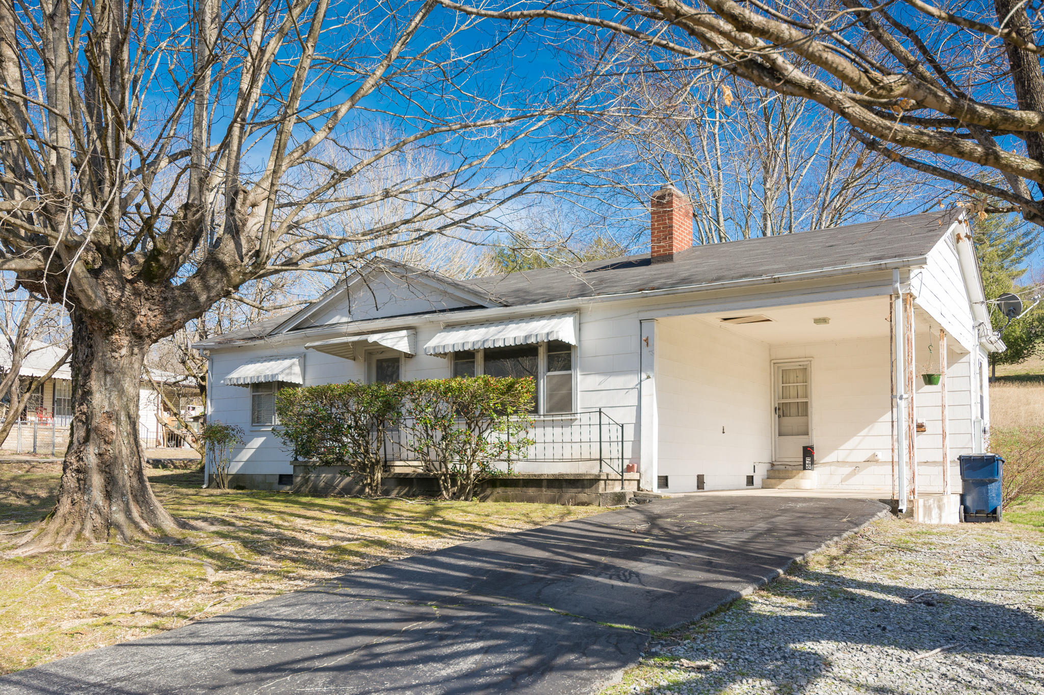 1790 Main Street Dunlap, TN 37327 - Photo 23 of 27 Driveway