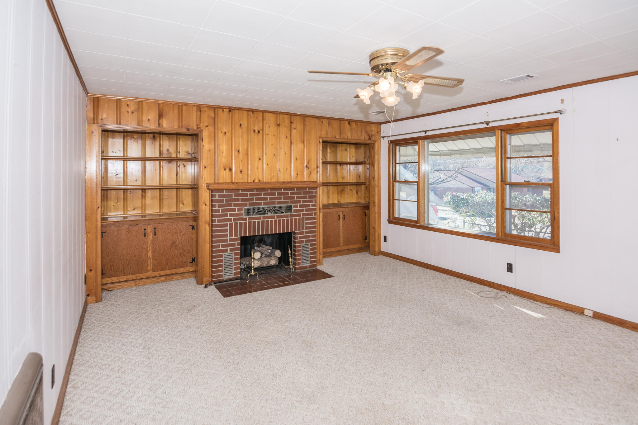1790 Main Street Dunlap, TN 37327 - Photo 4 of 27 Living Room