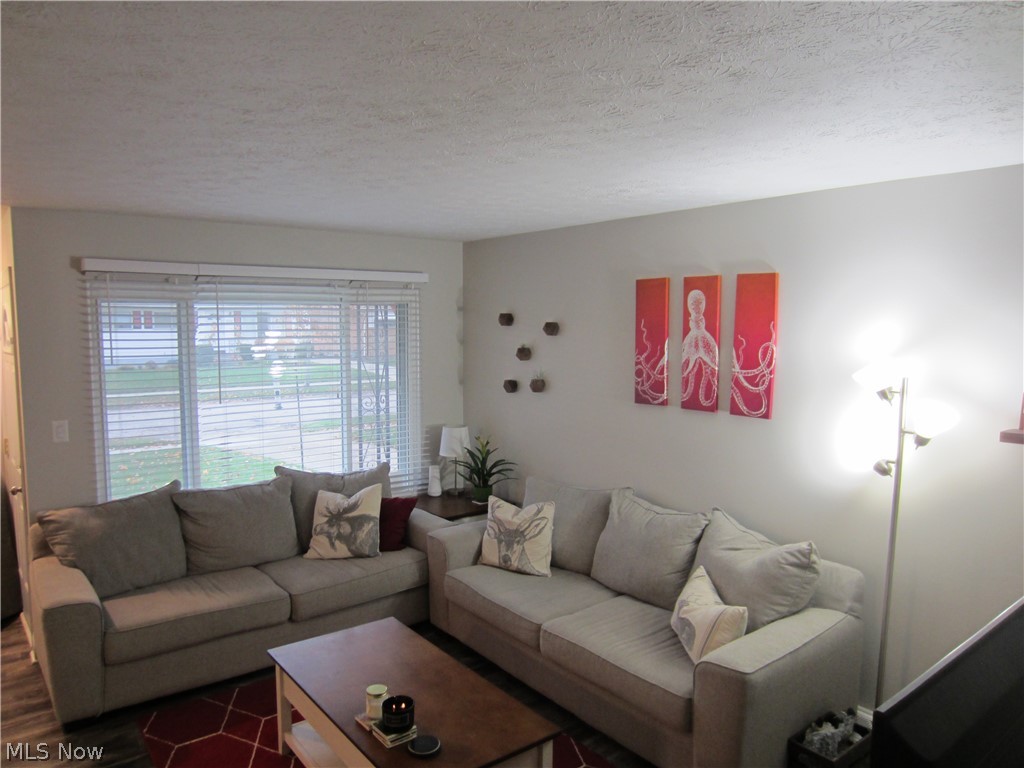 4337 Valleyside Road Cleveland, OH 44135 - Photo 7 of 25 Gallery Image 7
