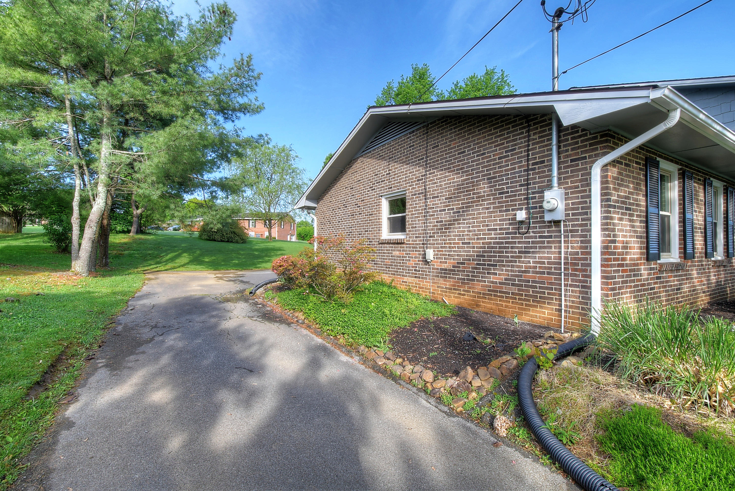 1811 Sundale Road Johnson City, TN 37604 - Photo 34 of 43 DSC_0152_3_4