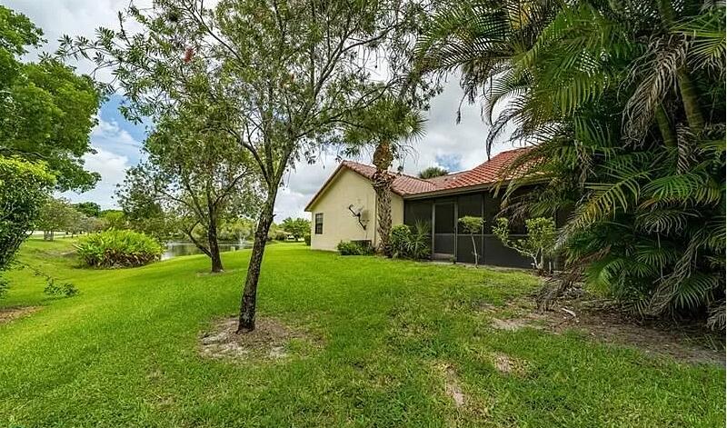 10300 Hidden Springs Court Boca Raton, FL 33498 - Photo 4 of 49 4