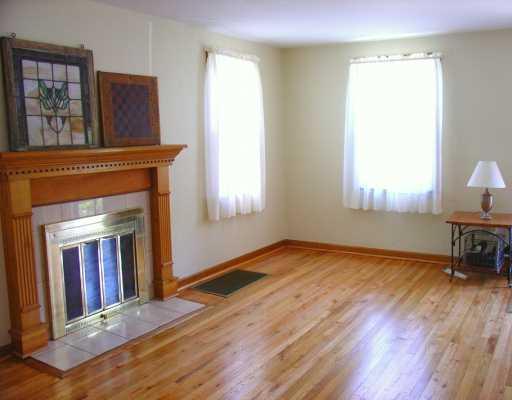 585 Thompson Run Road Pittsburgh, PA 15237 - Photo 2 of 8 Gallery Image 2