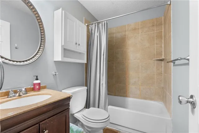 $189,900 | 18608 East Arrowhead Place, Independence, MO 64056